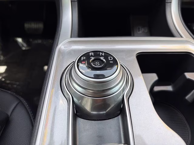 2024 Silver Metallic Ford Edge SEL AWD SUV