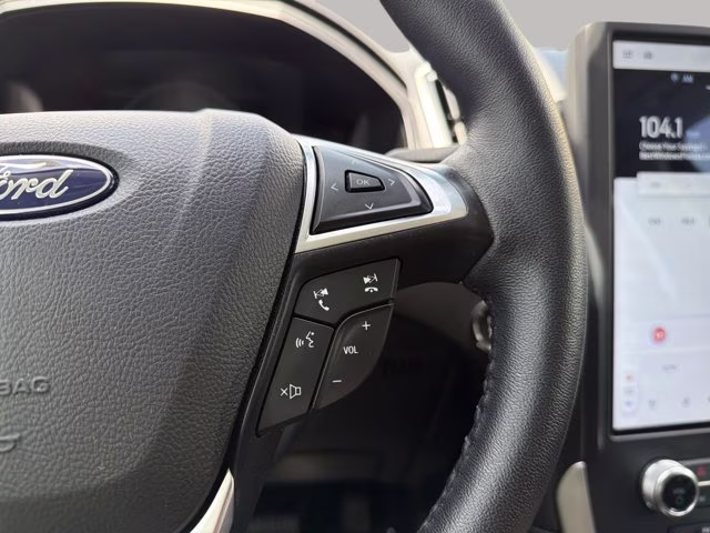 2024 Silver Metallic Ford Edge SEL AWD SUV