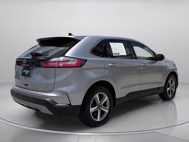 2024 Silver Metallic Ford Edge SEL AWD SUV