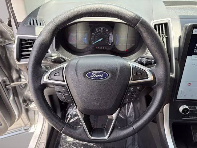 2024 Silver Metallic Ford Edge SEL AWD SUV