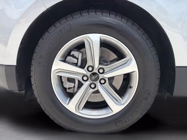 2024 Silver Metallic Ford Edge SEL AWD SUV