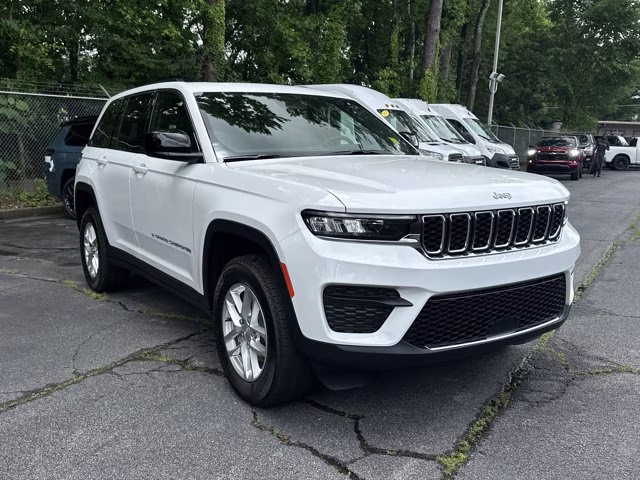 2026 Bright White Clearcoat Jeep Grand Cherokee Laredo X RWD SUV