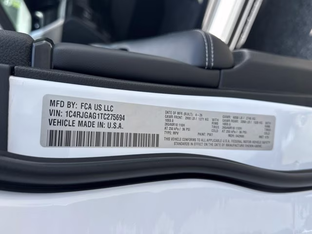2026 Bright White Clearcoat Jeep Grand Cherokee Laredo X RWD SUV