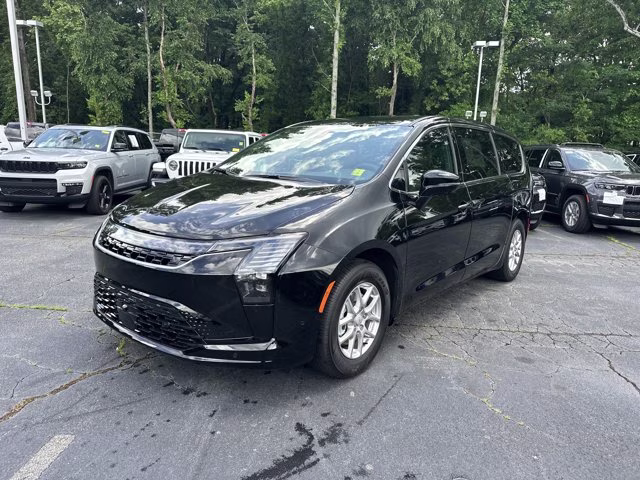 2027 Diamond Black Crystal Pearlcoat Chrysler Pacifica Select FWD Van