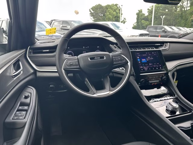 2026 Bright White Clearcoat Jeep Grand Cherokee Laredo X RWD SUV