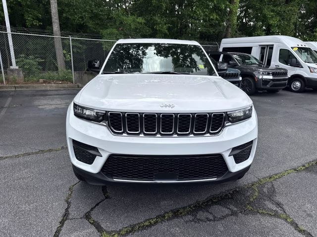 2026 Bright White Clearcoat Jeep Grand Cherokee Laredo X RWD SUV