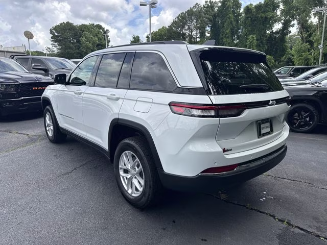 2026 Bright White Clearcoat Jeep Grand Cherokee Laredo X RWD SUV