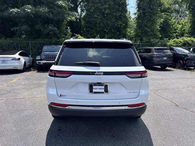 2026 Bright White Clearcoat Jeep Grand Cherokee Laredo X RWD SUV