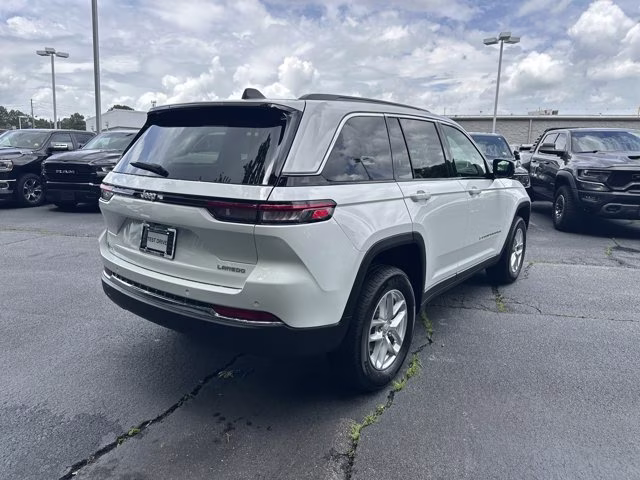 2026 Bright White Clearcoat Jeep Grand Cherokee Laredo X RWD SUV