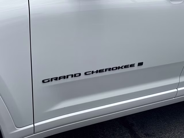 2026 Bright White Clearcoat Jeep Grand Cherokee L Limited Reserve 4X4 SUV