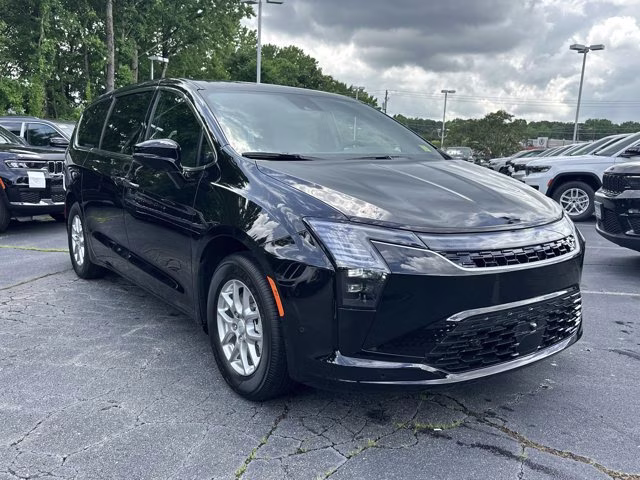 2027 Diamond Black Crystal Pearlcoat Chrysler Pacifica Select FWD Van