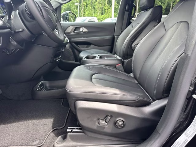 2027 Pxj Chrysler Pacifica Select FWD Van