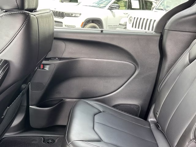 2027 Pxj Chrysler Pacifica Select FWD Van