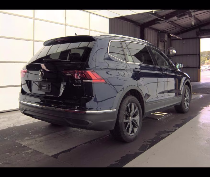 2022 Atlantic Blue Metallic Volkswagen Tiguan SE AWD SUV