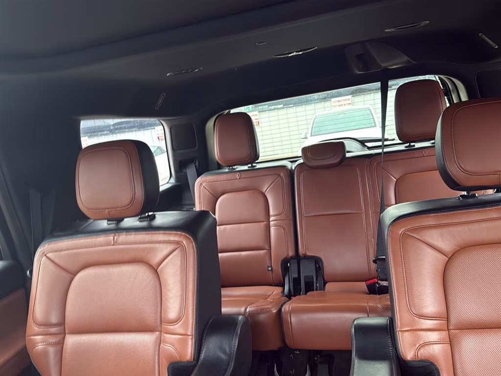 2021 Infinite Black Lincoln Navigator Reserve 4X4 SUV