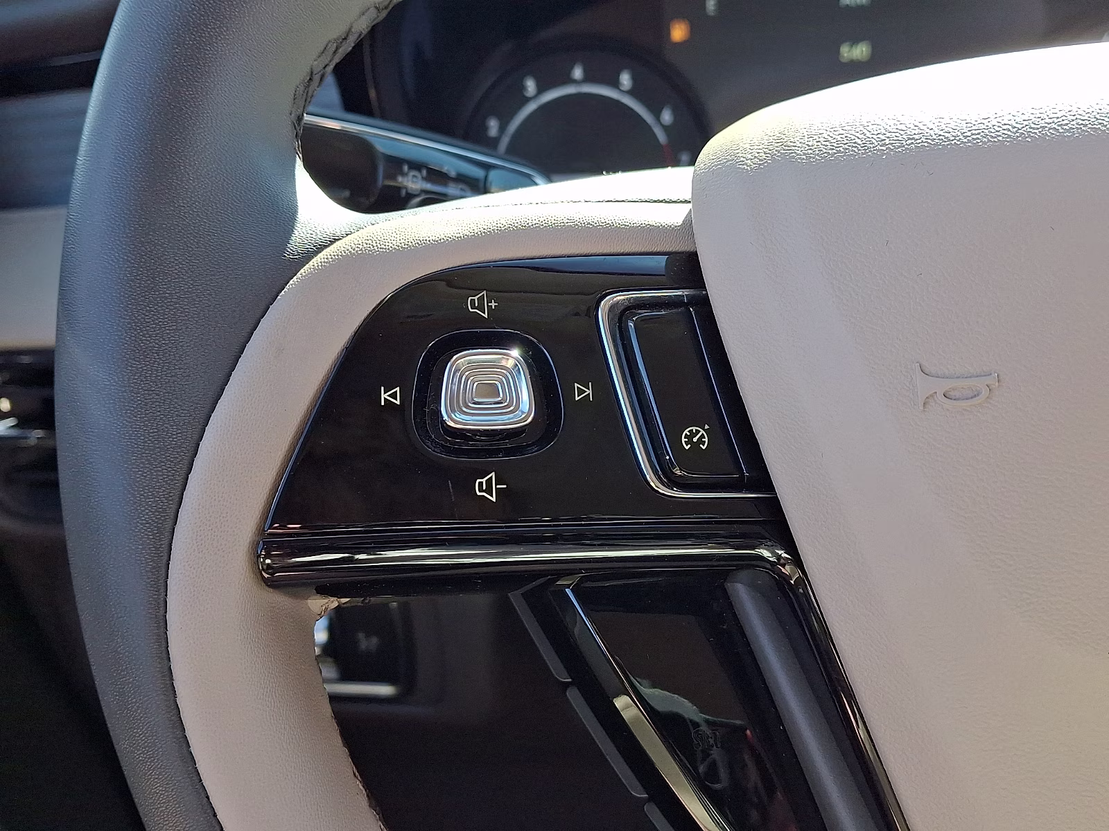 2022 Ceramic Pearl Metallic Tri-Coat - GS Lincoln Corsair Standard AWD