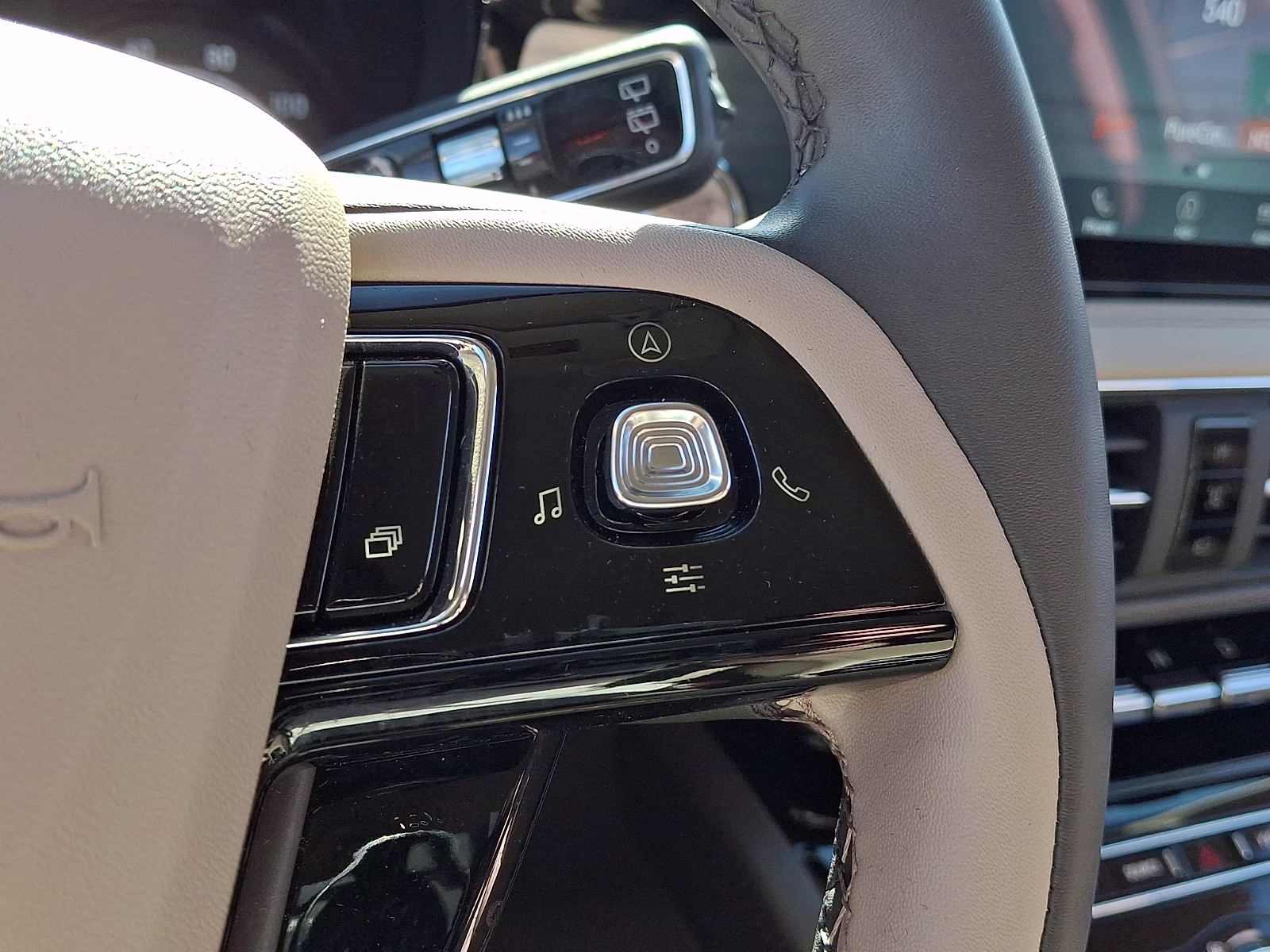 2022 Ceramic Pearl Metallic Tri-Coat - GS Lincoln Corsair Standard AWD