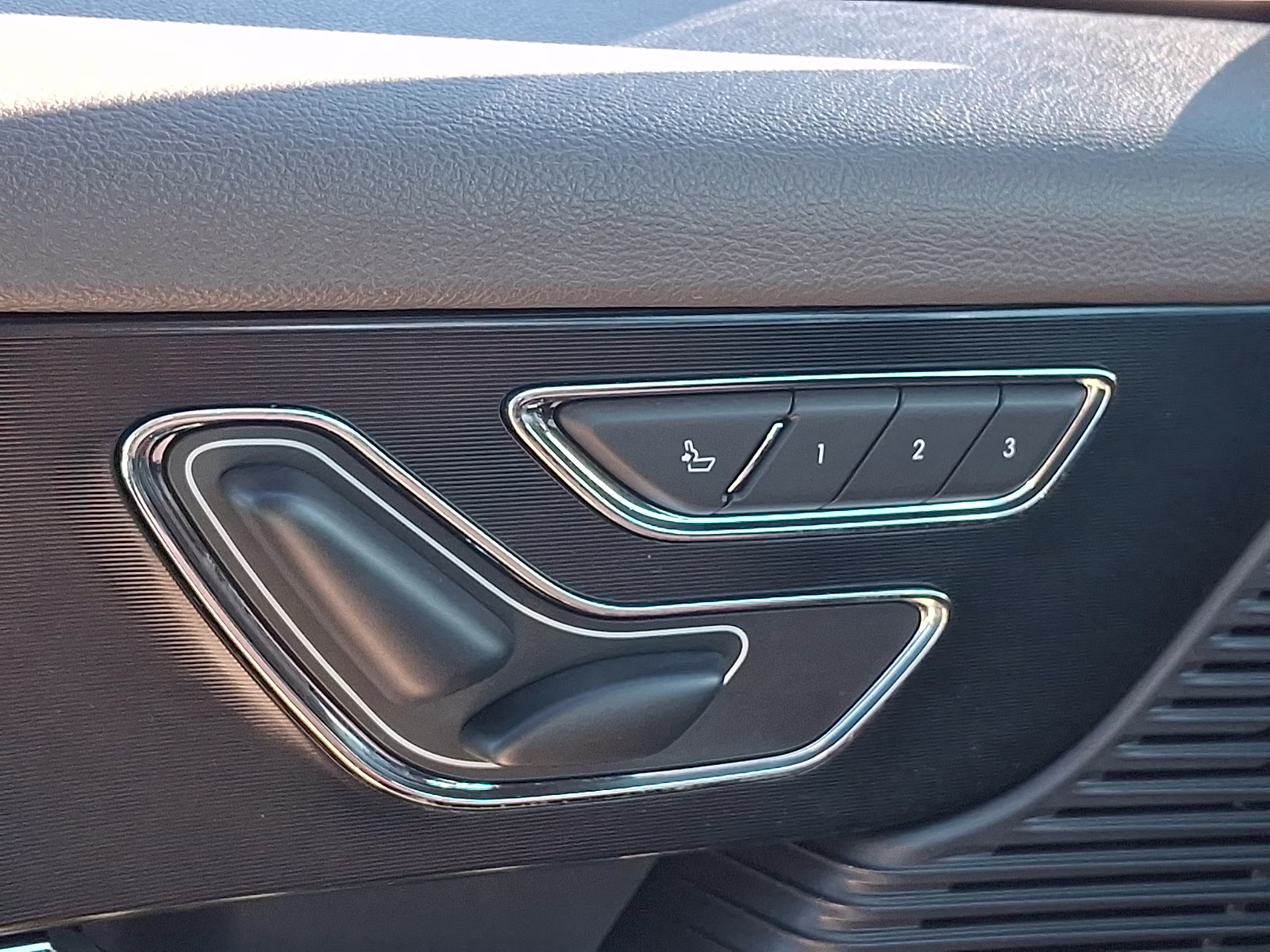 2022 Ceramic Pearl Metallic Tri-Coat - GS Lincoln Corsair Standard AWD