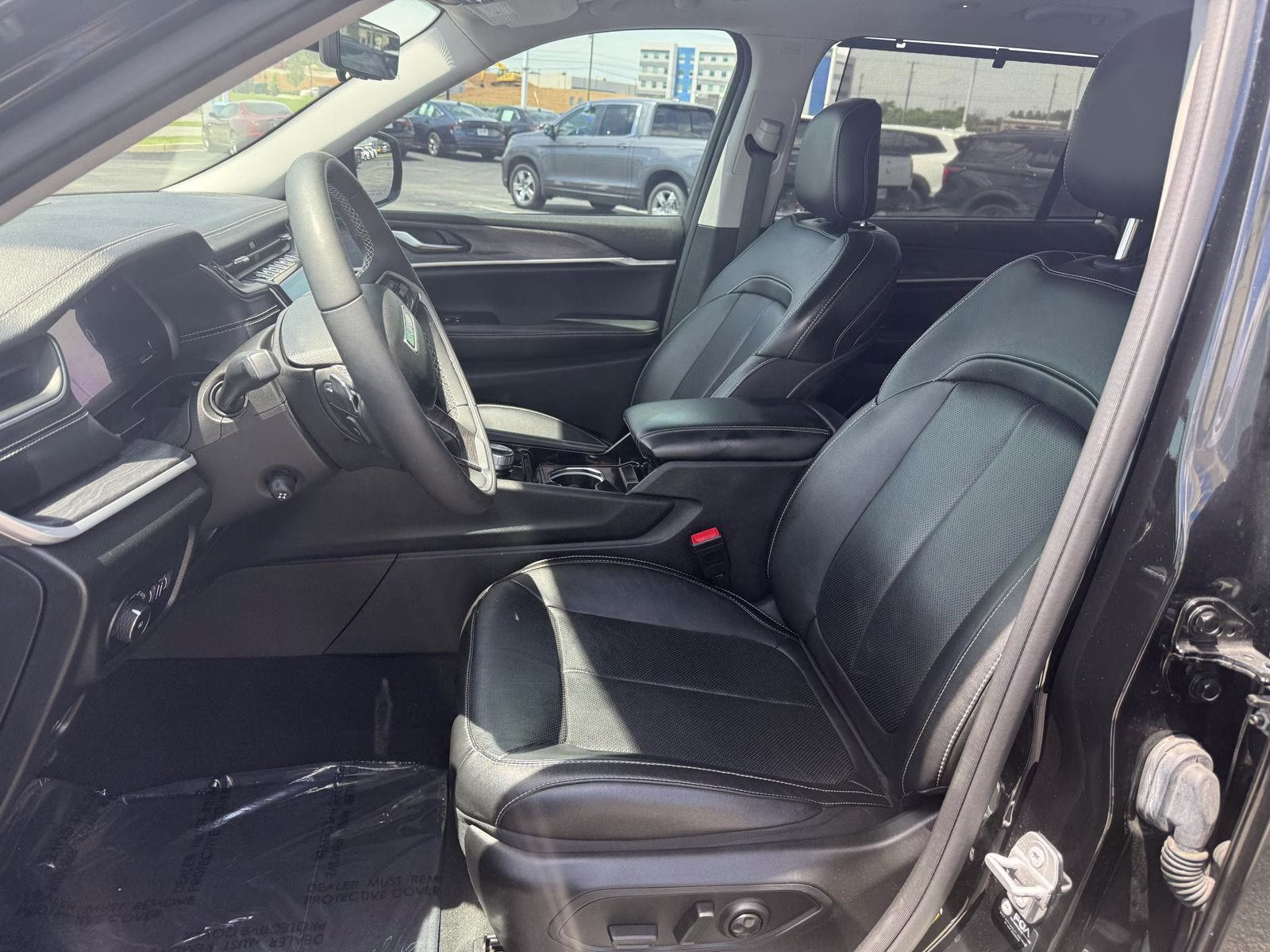 2023 Diamond Black Crystal Pearlcoat Jeep Grand Cherokee L Limited 4X4 SUV