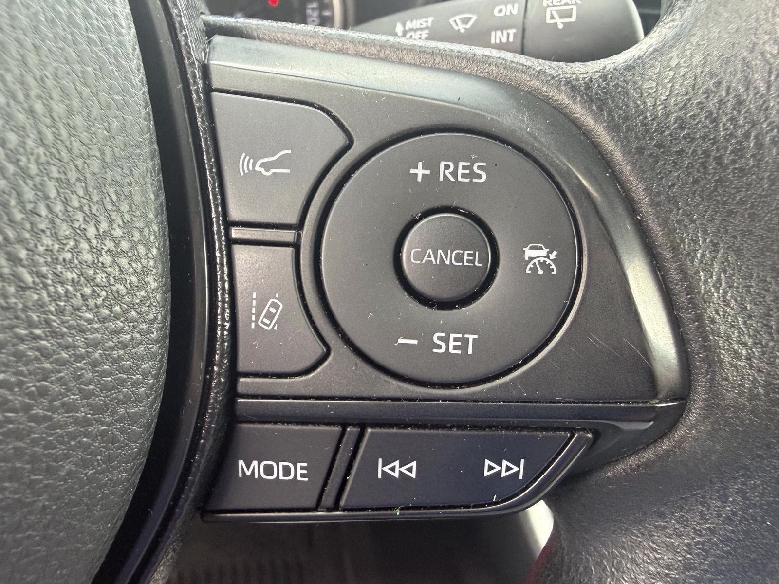 2021 Super White Toyota RAV4 Hybrid LE AWD SUV