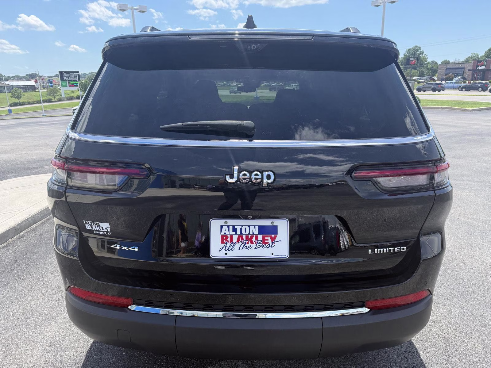 2023 Diamond Black Crystal Pearlcoat Jeep Grand Cherokee L Limited 4X4 SUV