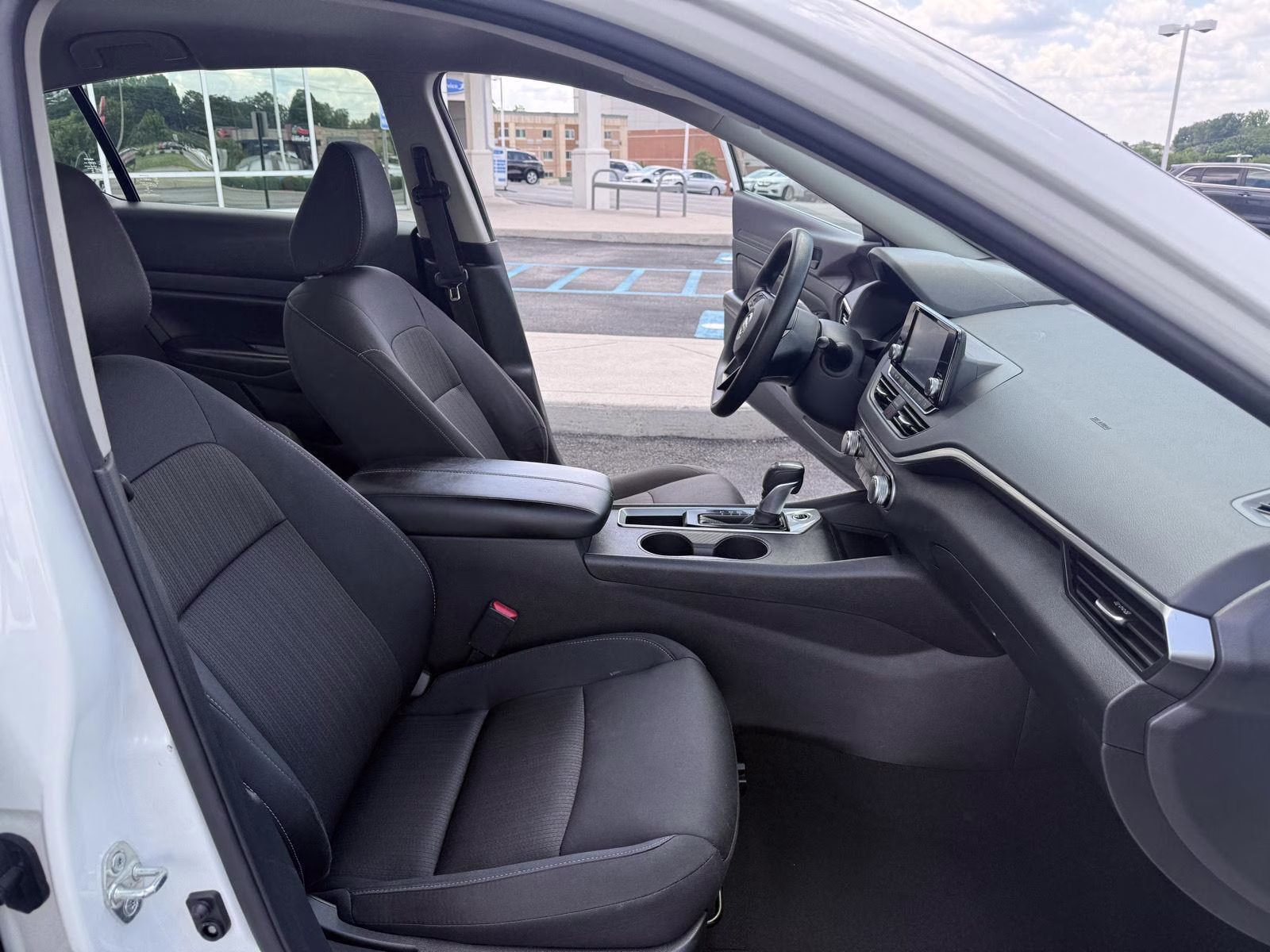 2024 Glacier White Nissan Altima 2.5 S FWD Sedan