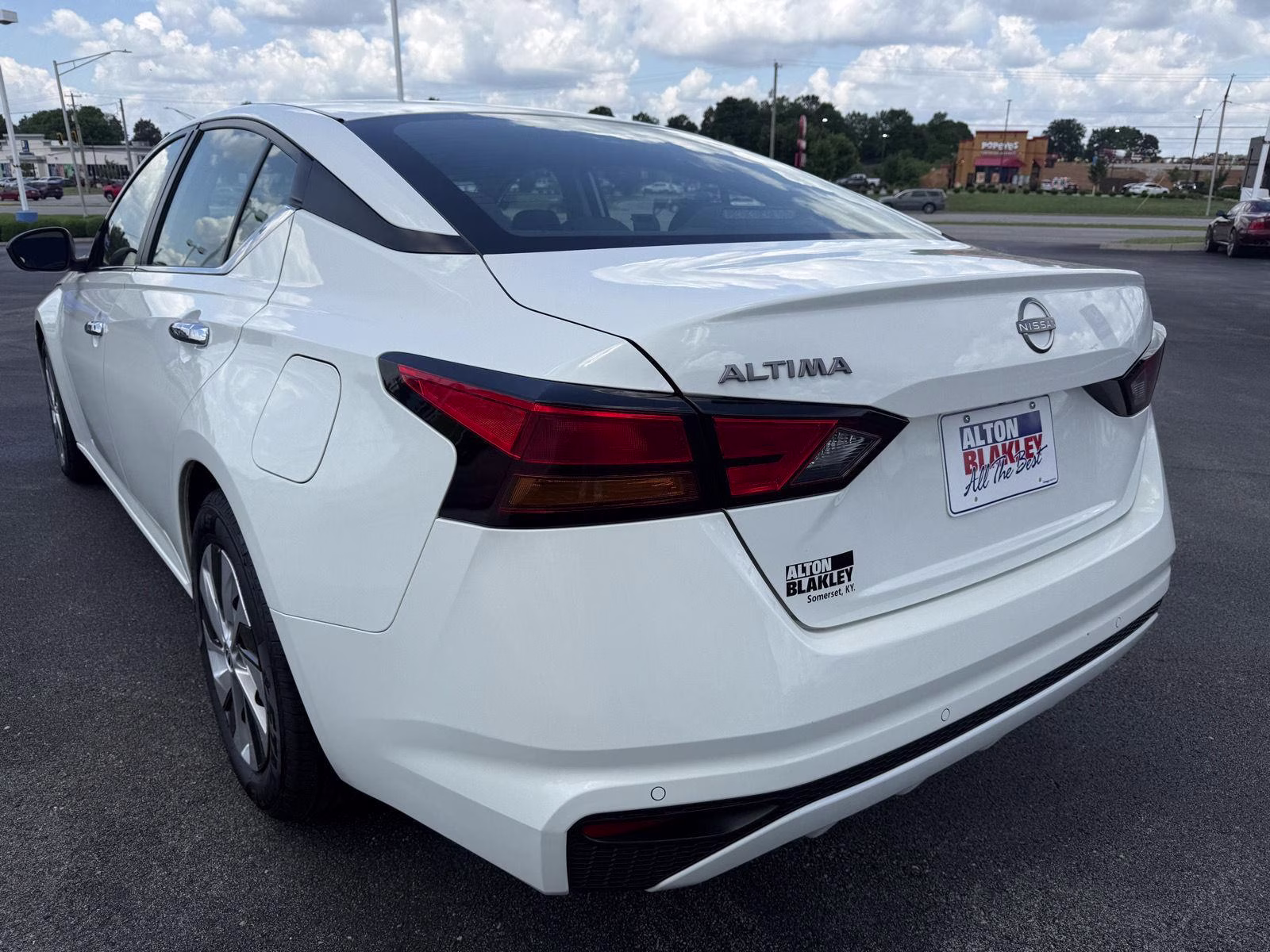 2024 Glacier White Nissan Altima 2.5 S FWD Sedan
