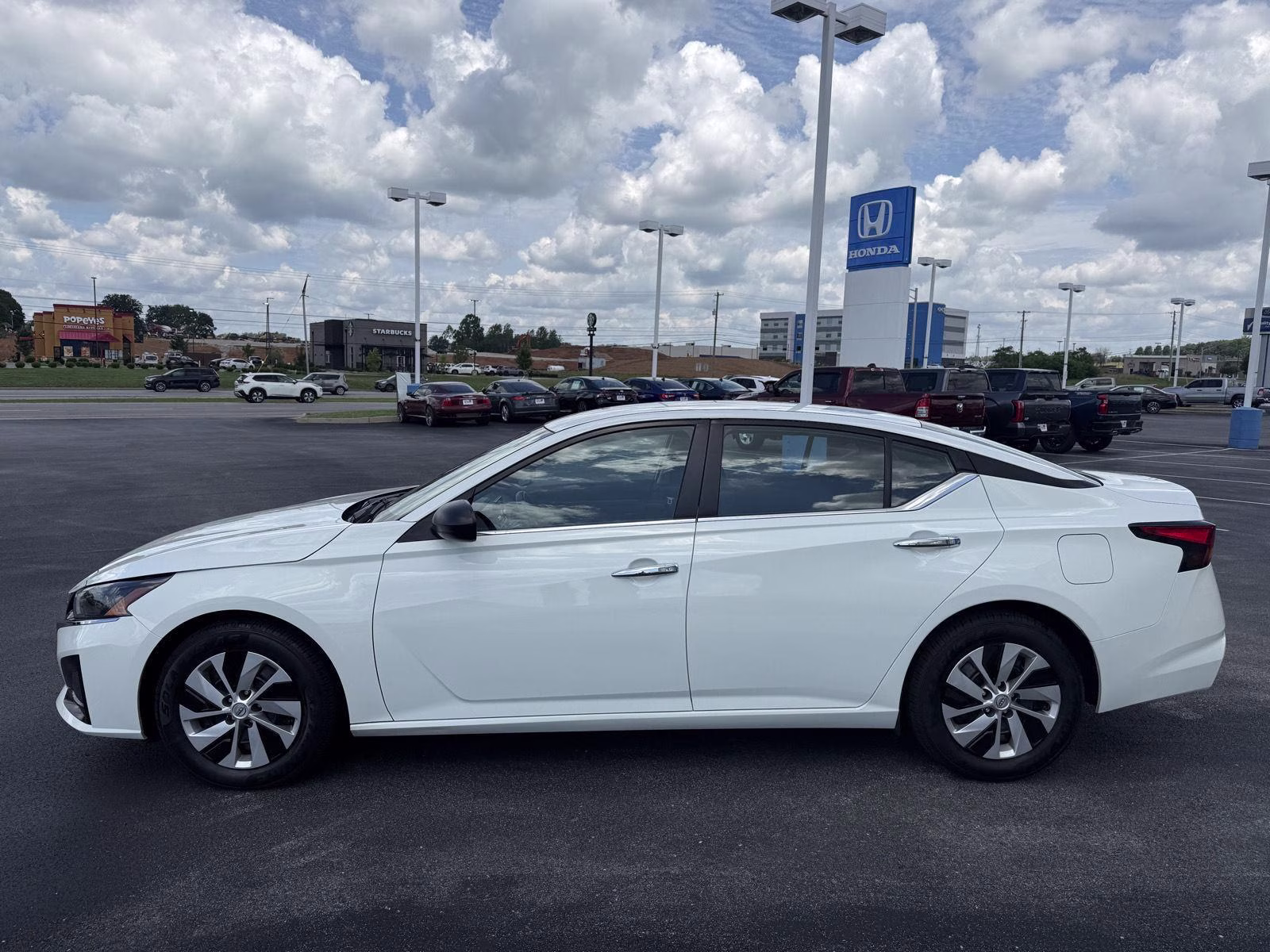 2024 Glacier White Nissan Altima 2.5 S FWD Sedan