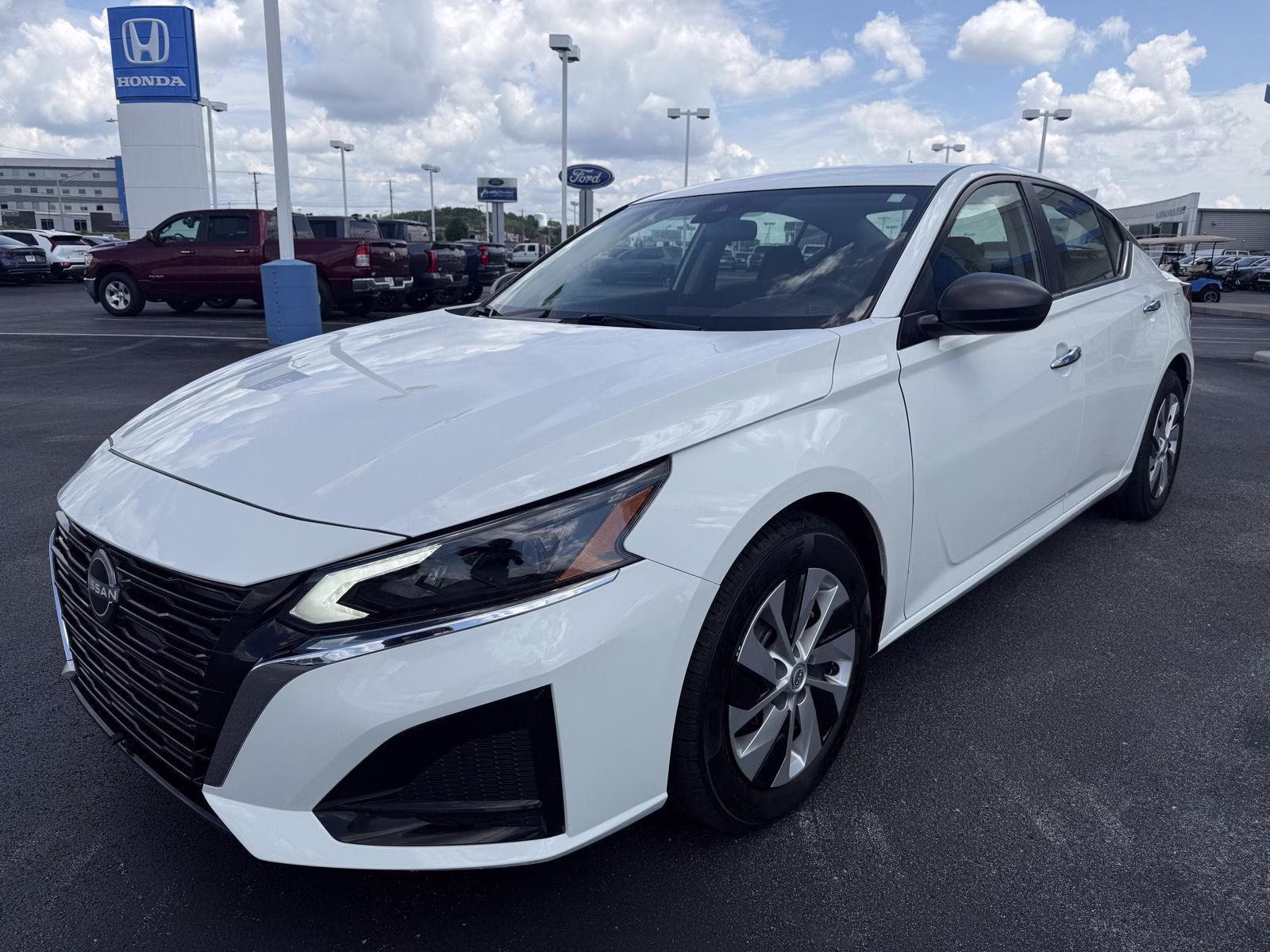 2024 Glacier White Nissan Altima 2.5 S FWD Sedan