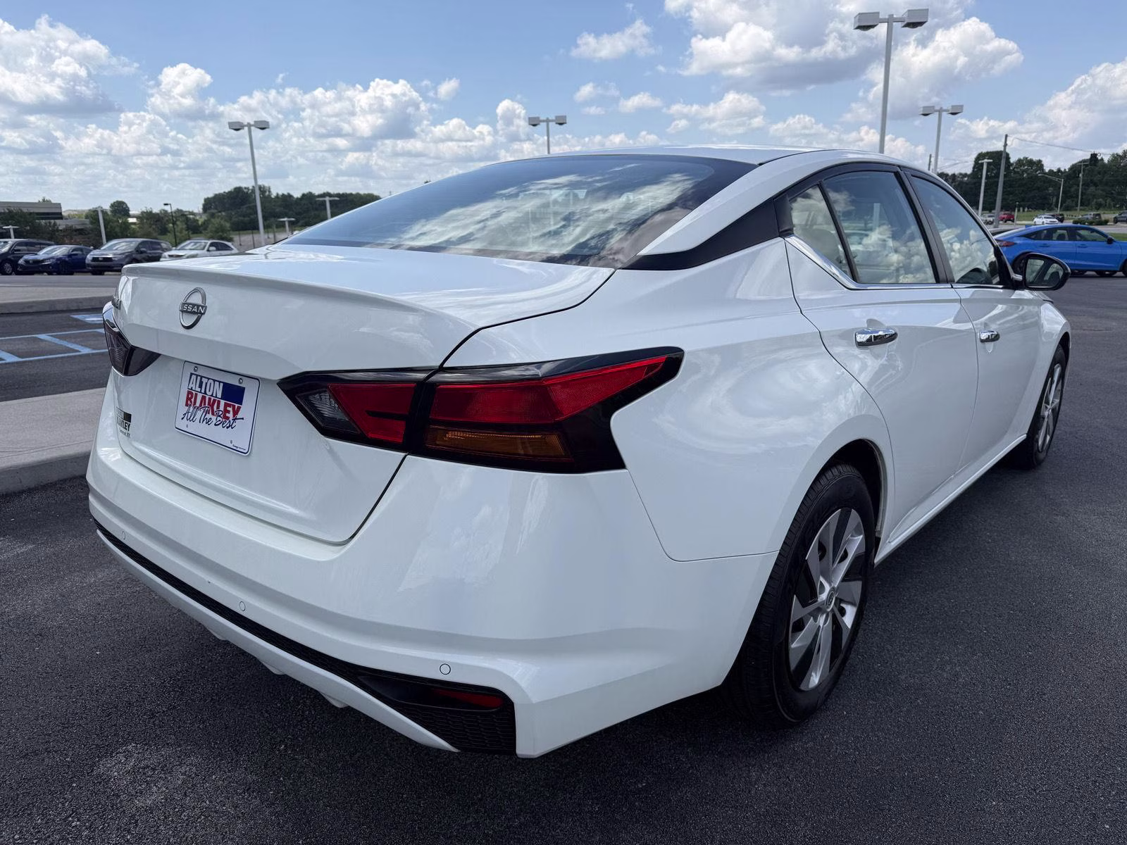 2024 Glacier White Nissan Altima 2.5 S FWD Sedan