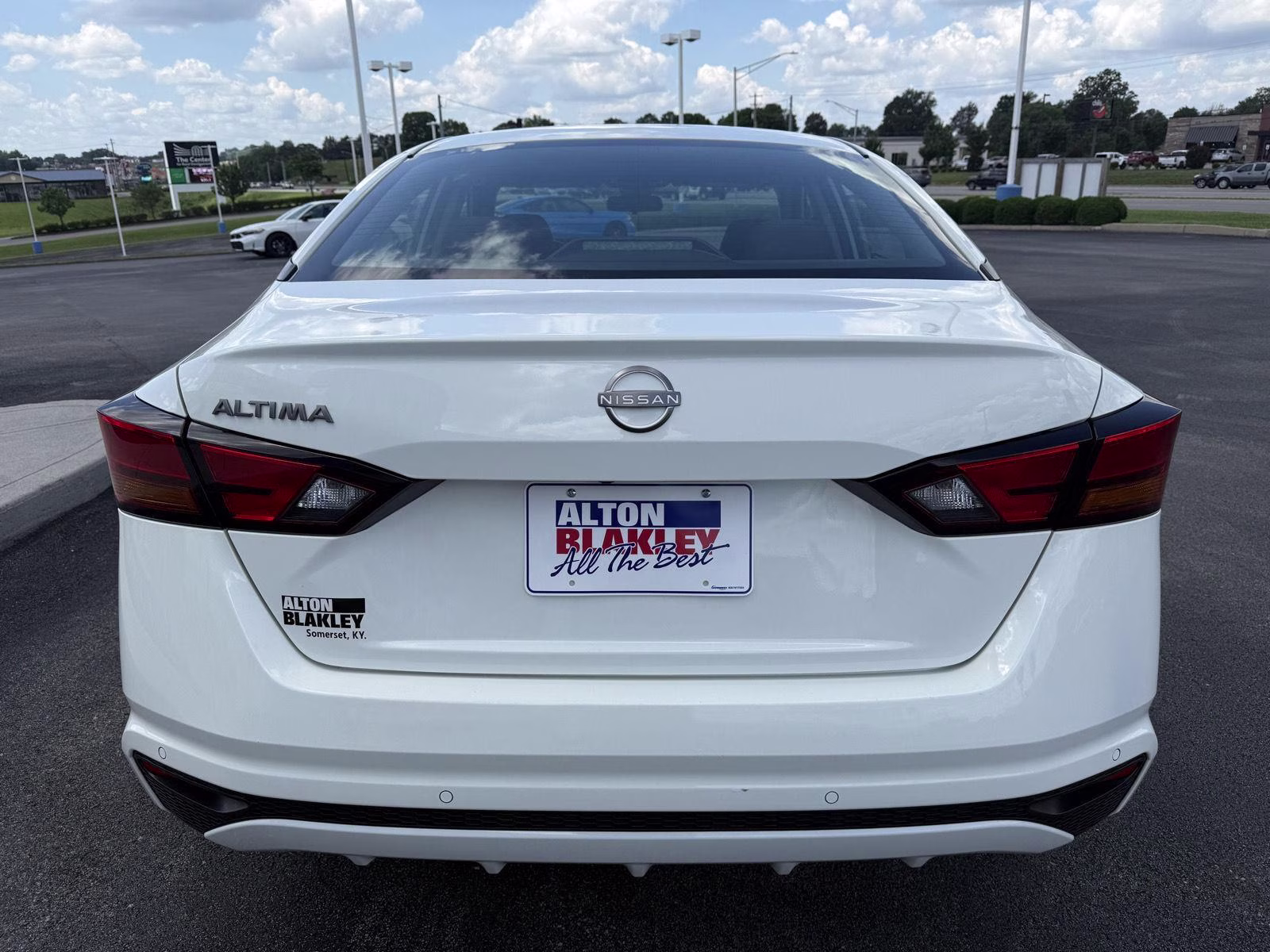 2024 Glacier White Nissan Altima 2.5 S FWD Sedan