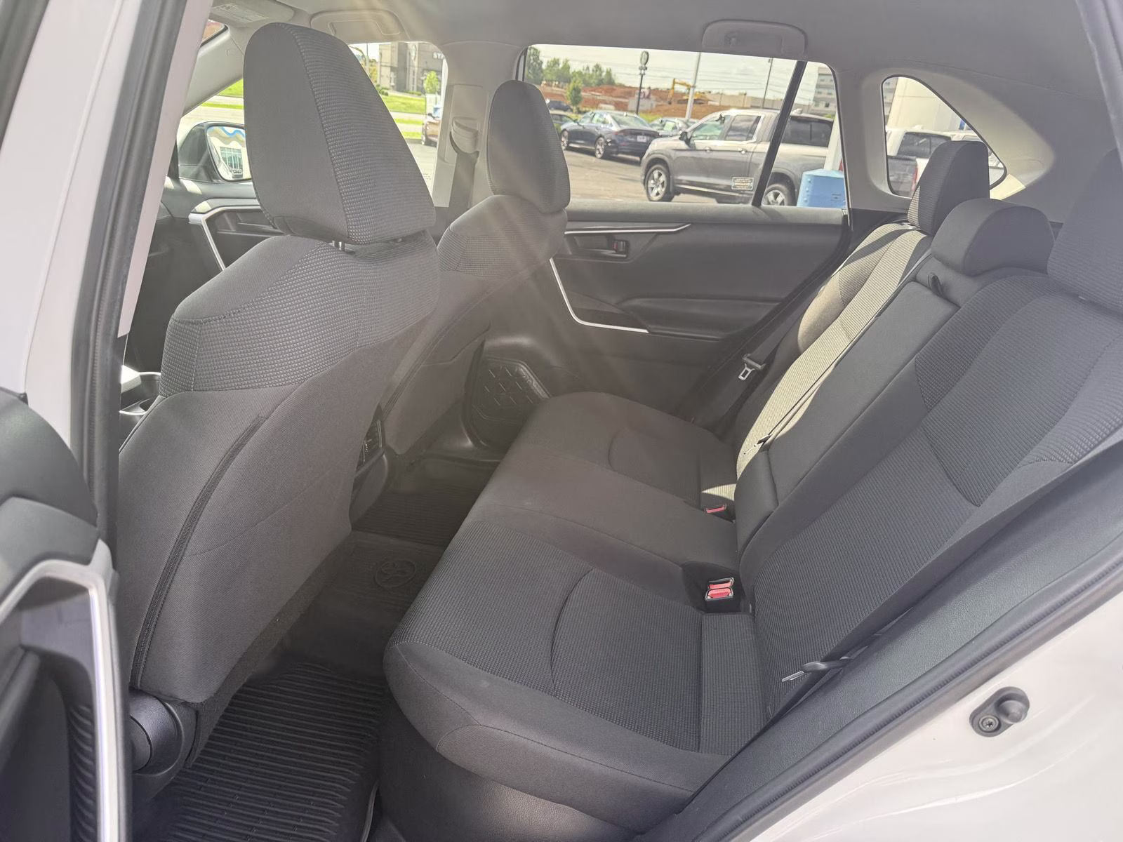 2021 Super White Toyota RAV4 Hybrid LE AWD SUV