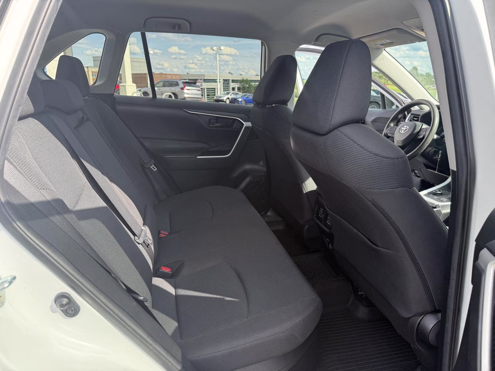 2021 Super White Toyota RAV4 Hybrid LE AWD SUV