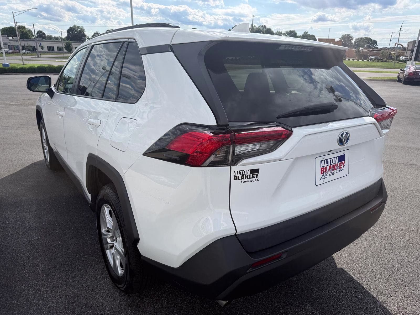 2021 Super White Toyota RAV4 Hybrid LE AWD SUV