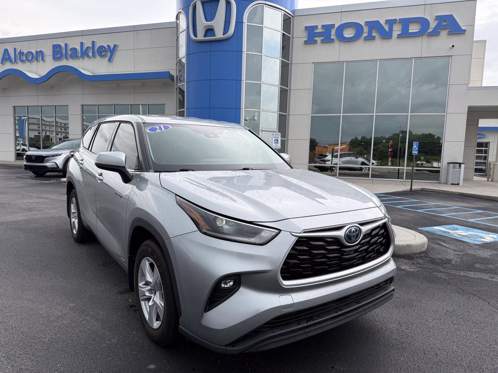 2021 Toyota Highlander Hybrid LE AWD SUV