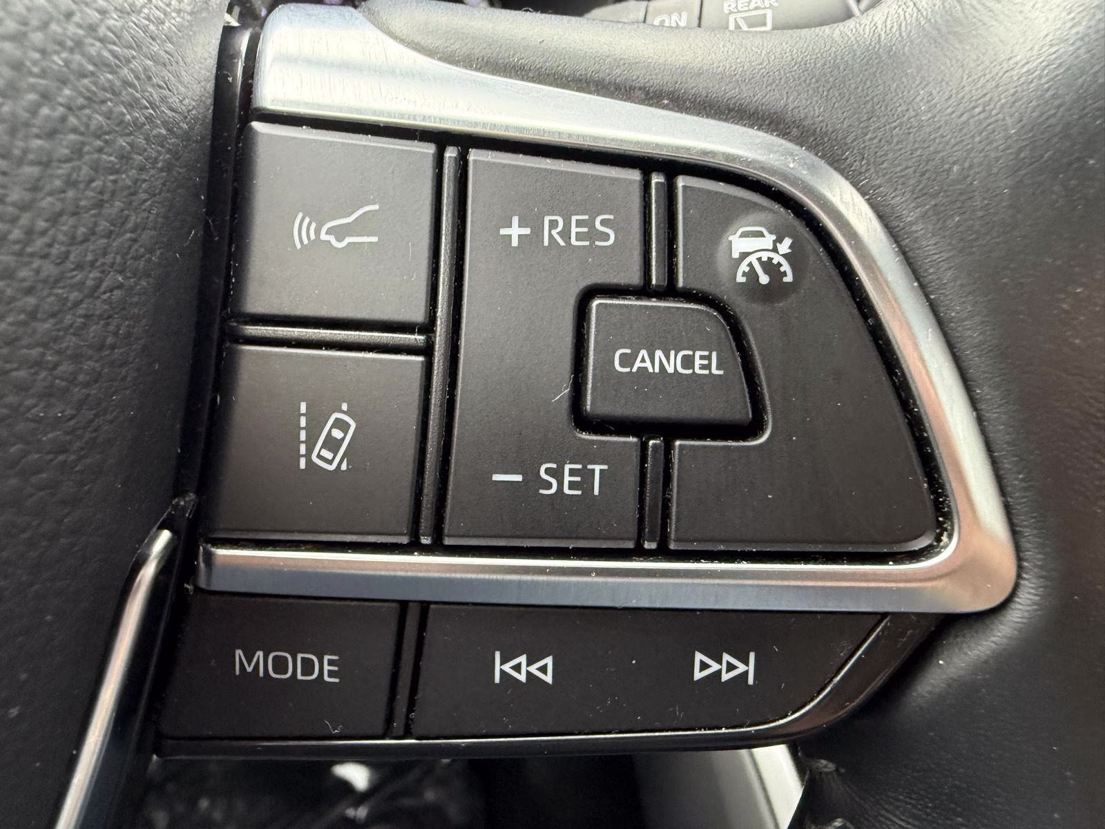 2021 Toyota Highlander Hybrid LE AWD SUV