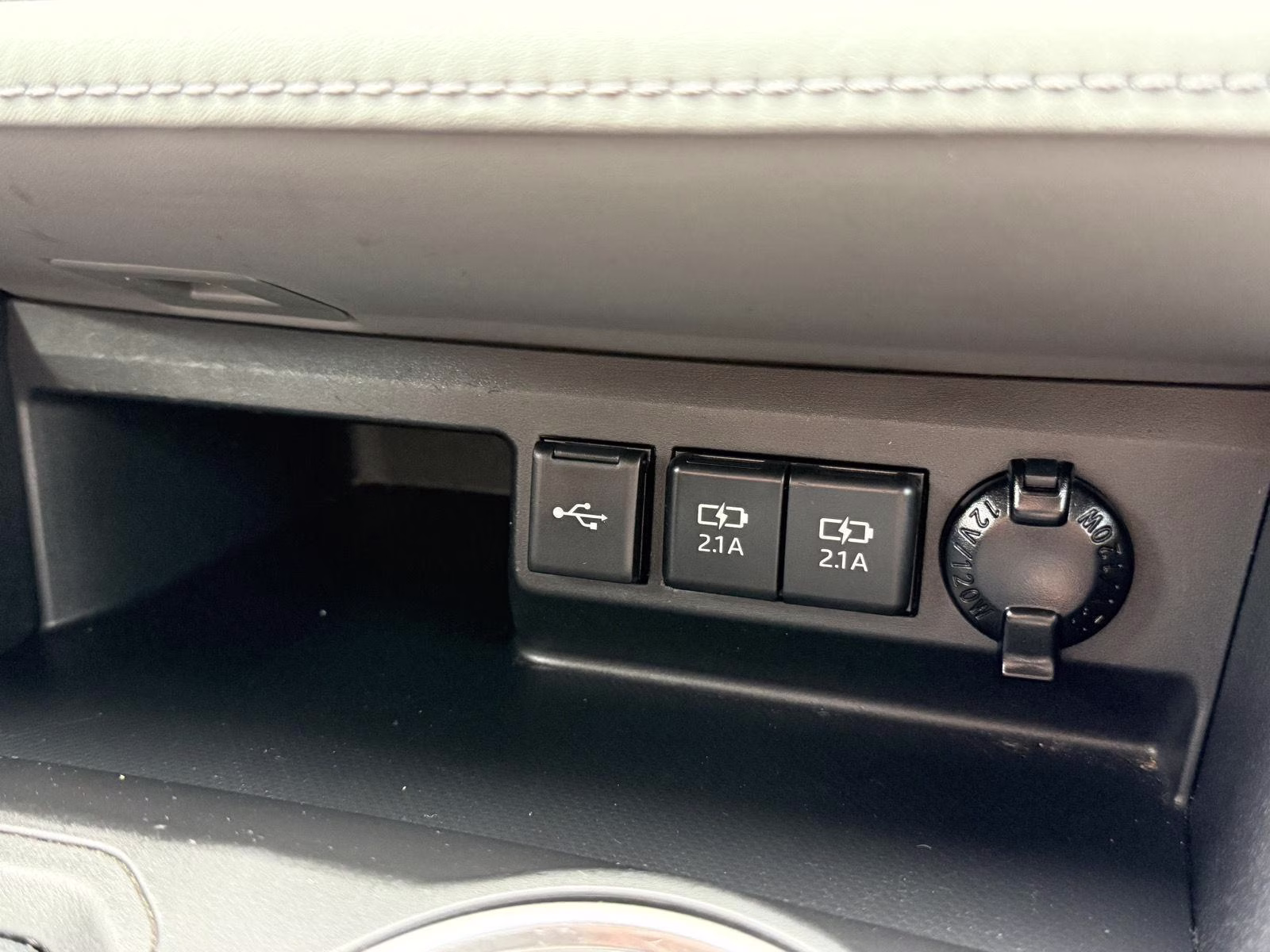 2021 Toyota Highlander Hybrid LE AWD SUV