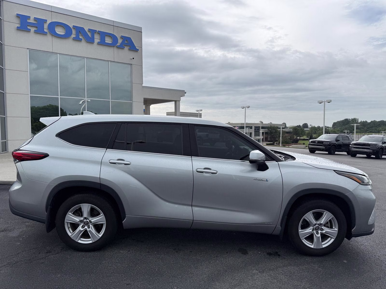 2021 Toyota Highlander Hybrid LE AWD SUV