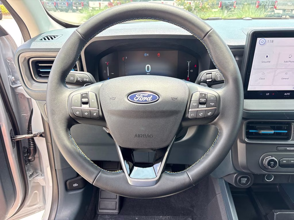 2026 White Metallic Ford Maverick Lobo Standard AWD Truck