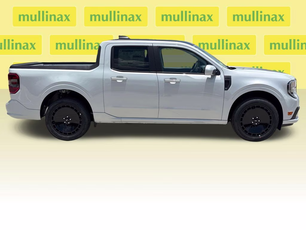 2026 White Metallic Ford Maverick Lobo Standard AWD Truck