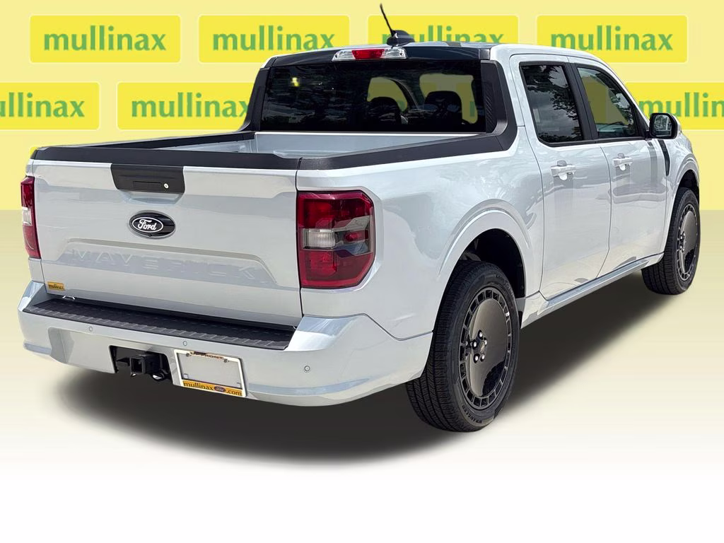 2026 White Metallic Ford Maverick Lobo Standard AWD Truck