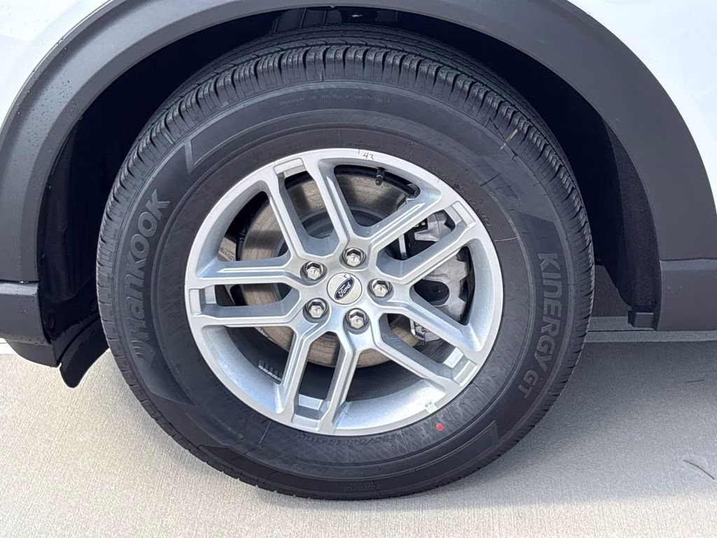 2026 Star White Metallic Tri-Coat Ford Explorer Active RWD SUV