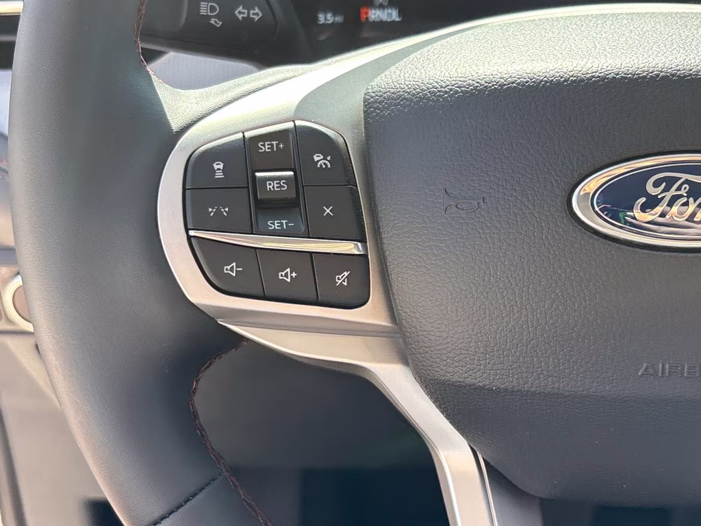 2026 Star White Metallic Tri-Coat Ford Explorer Active RWD SUV