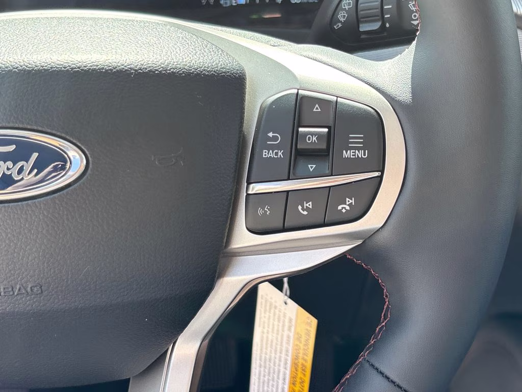 2026 Star White Metallic Tri-Coat Ford Explorer Active RWD SUV