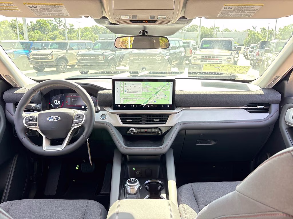 2026 Star White Metallic Tri-Coat Ford Explorer Active RWD SUV