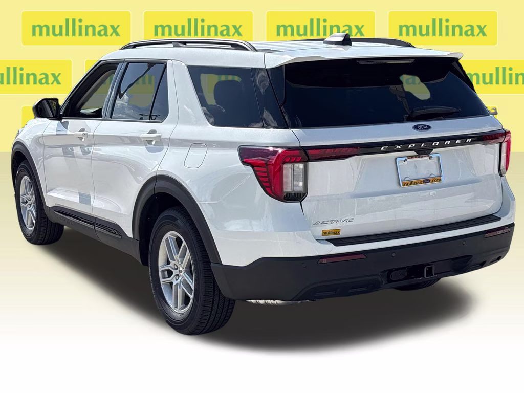 2026 Star White Metallic Tri-Coat Ford Explorer Active RWD SUV