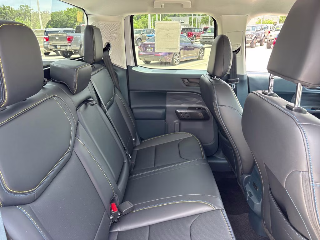 2026 White Metallic Ford Maverick Lobo Standard AWD Truck