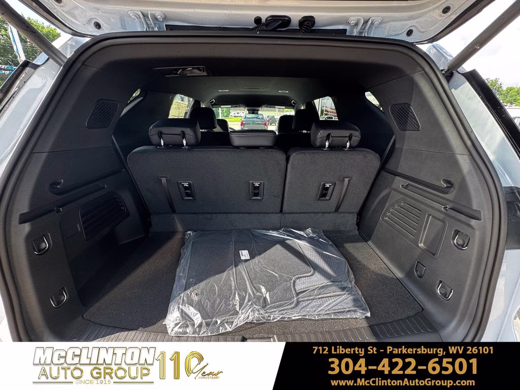 2026 Polar White Tricoat Chevrolet Traverse LT AWD SUV