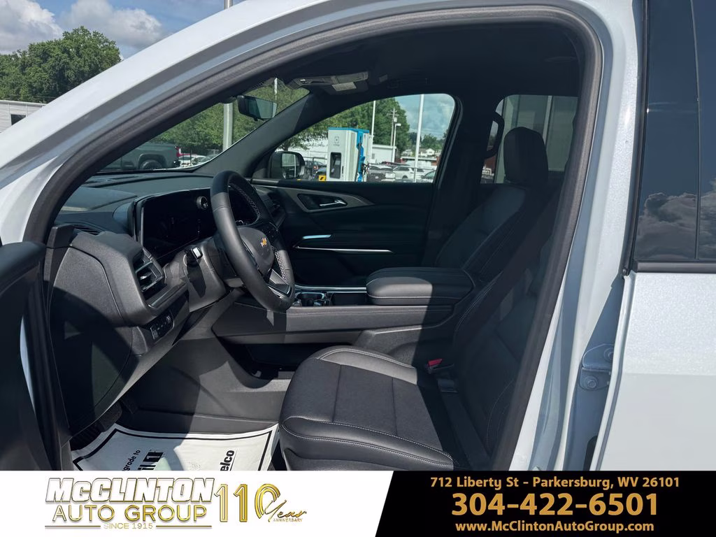 2026 Polar White Tricoat Chevrolet Traverse LT AWD SUV