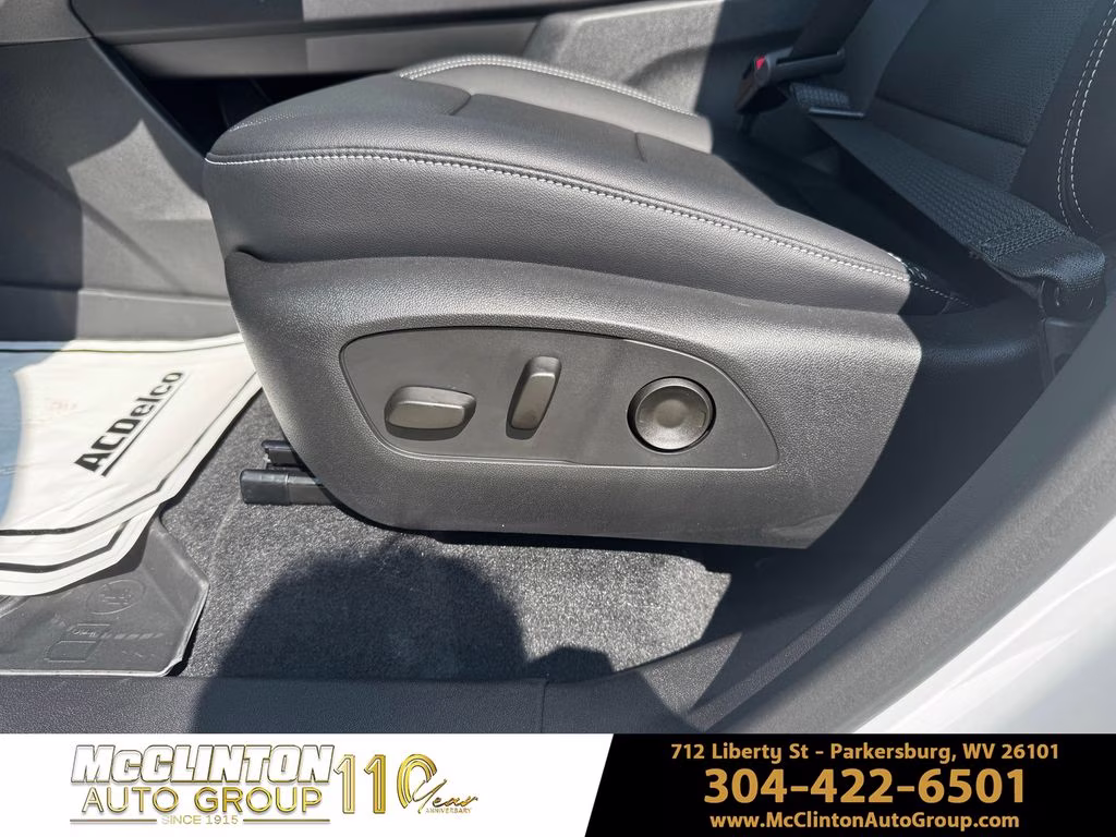 2026 Polar White Tricoat Chevrolet Traverse LT AWD SUV